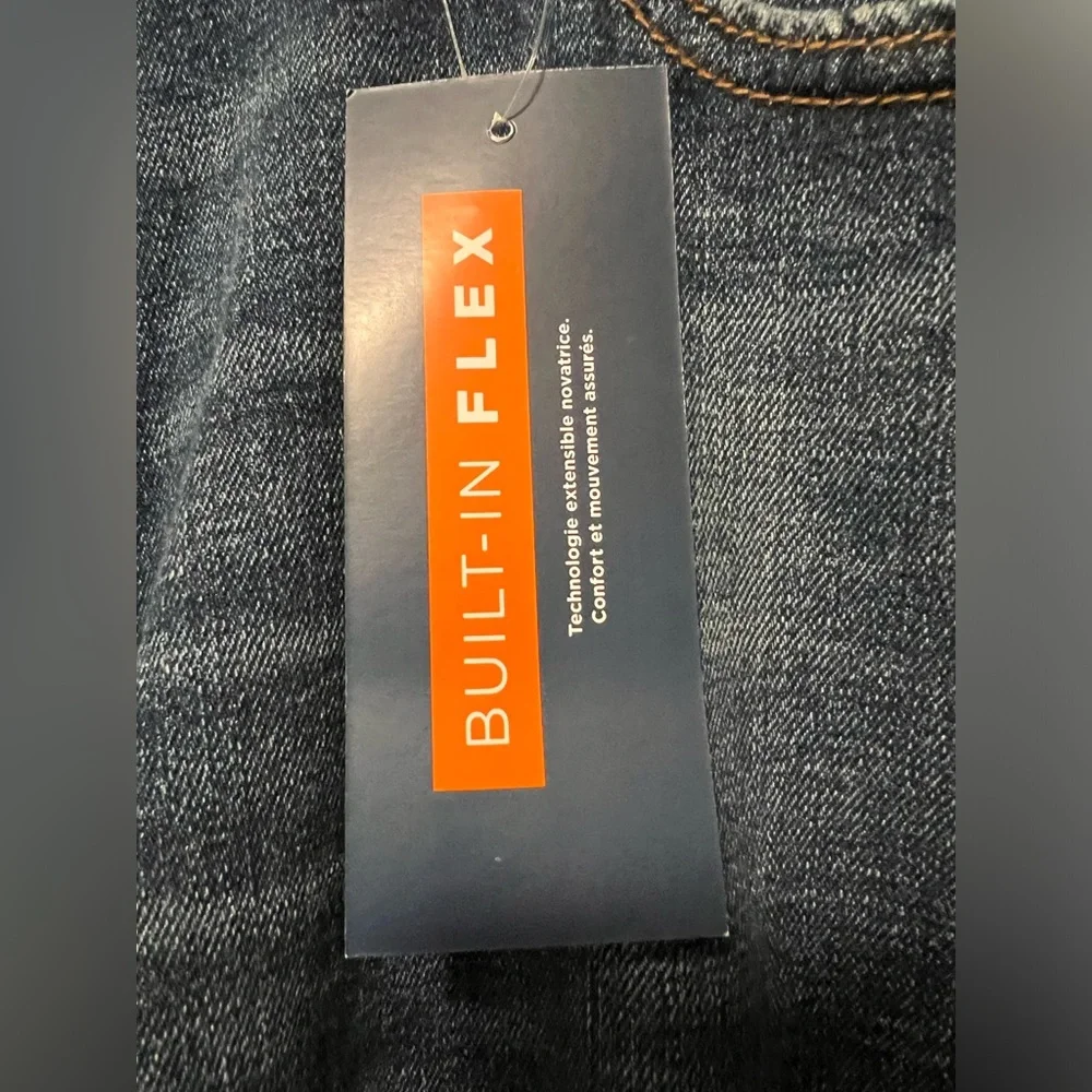 NWT Men’s Old Navy 40x32 Loose Fit Jeans with Built-In Flex - Picture 3 of 6